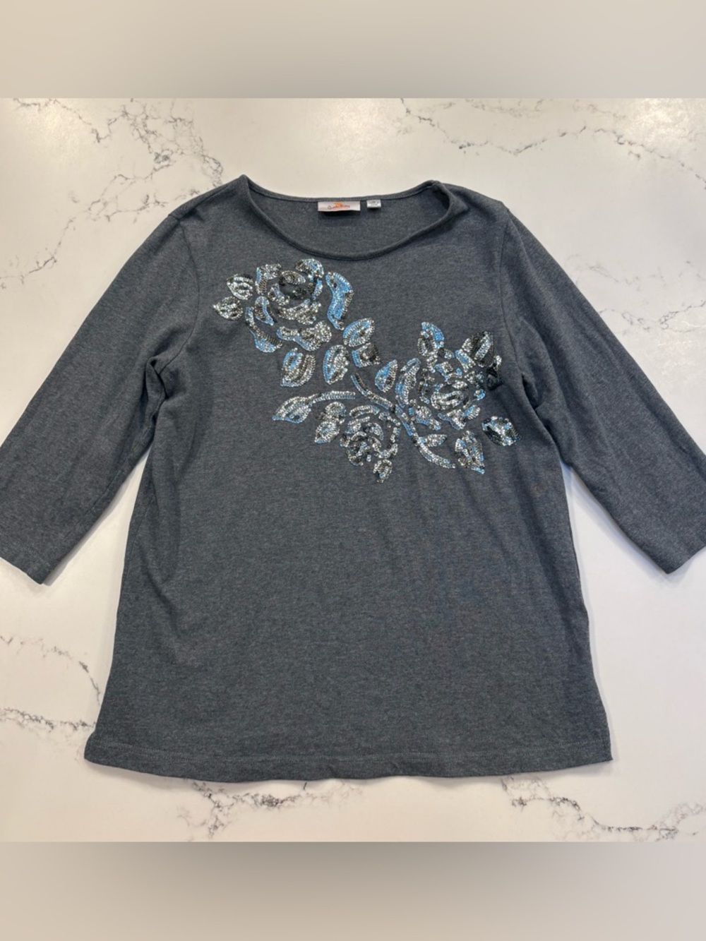 Quacker Factory Gray Sequin Rose Floral Cotton Quarter Sleeve Top